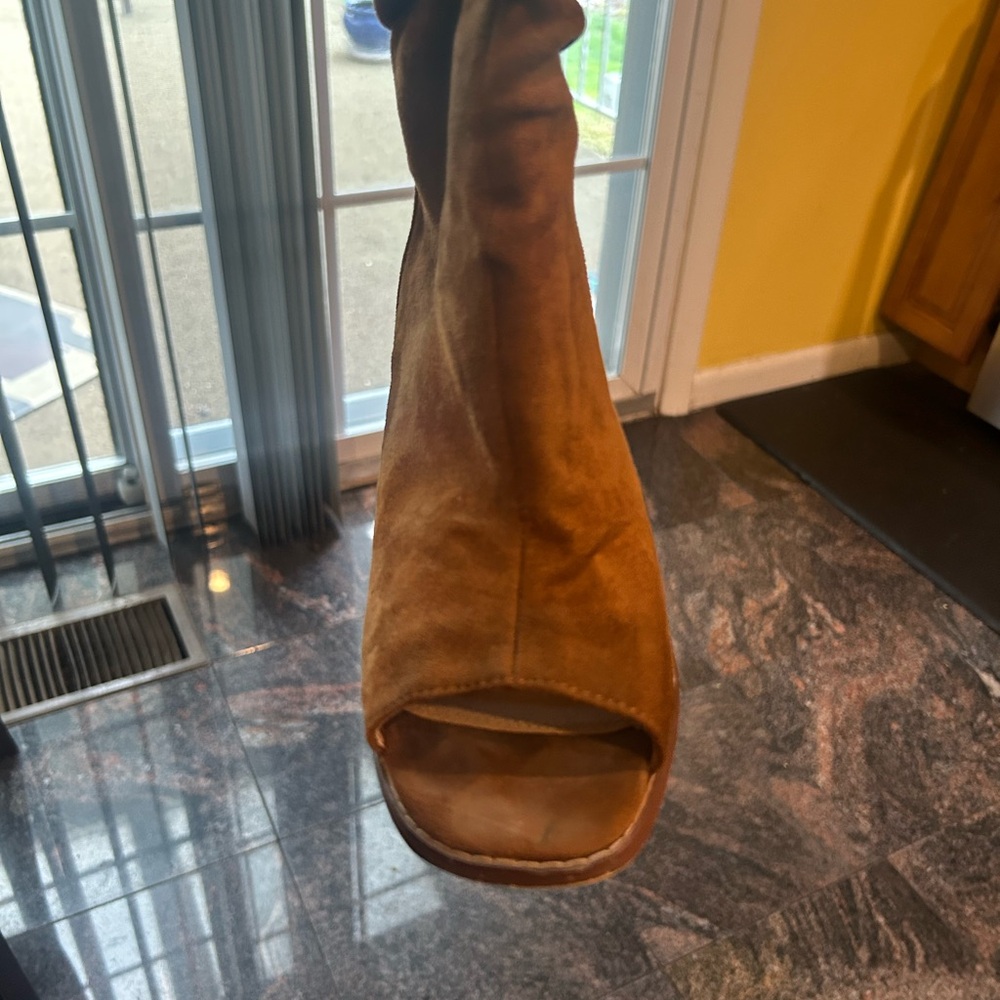 VENUS Tan Heeled Boots Suede Open-Toe